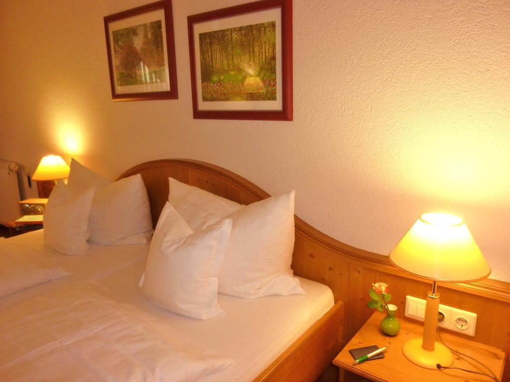 Landhaus Mueritzgarten Hotel Garni Röbel Camera foto