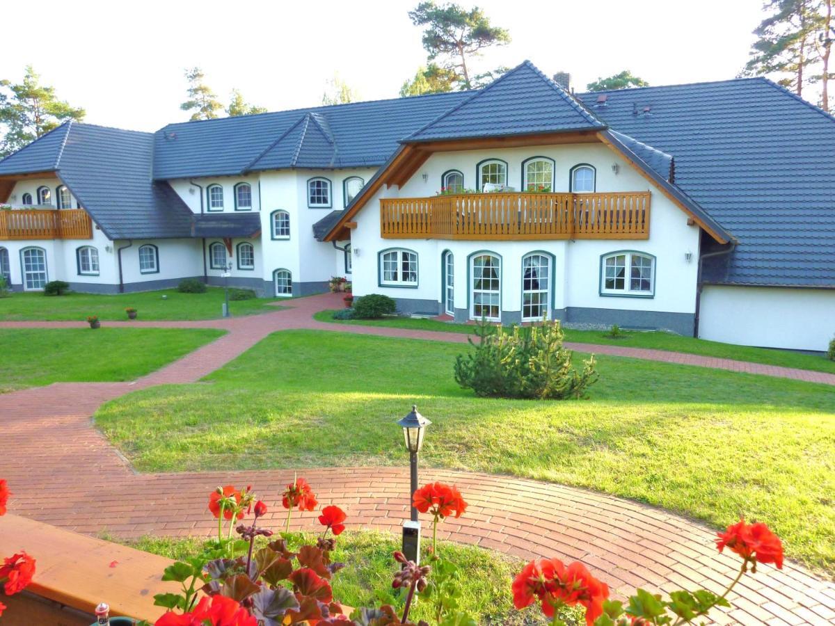Landhaus Mueritzgarten Hotel Garni Röbel Esterno foto