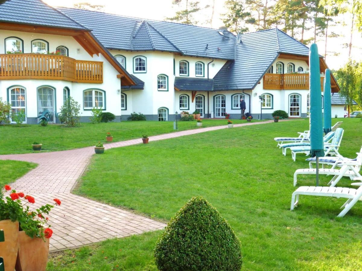 Landhaus Mueritzgarten Hotel Garni Röbel Esterno foto